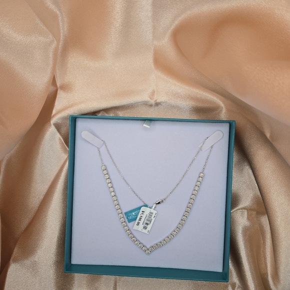 Brand new sterling silver and diamonds necklace - Picture 6 of 6